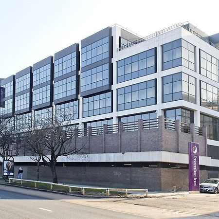 Premier Inn London Chiswick Exterior foto